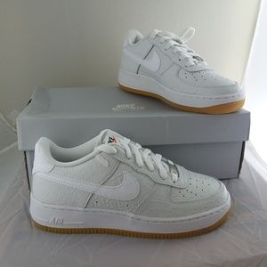 NIKE Air Force 1 Boys size 6Y White in Box